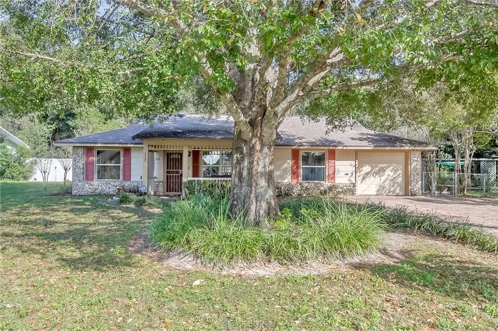 315 E Hubbard Avenue Deland FL 32724