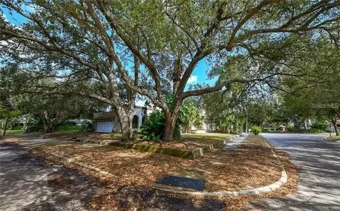 1675 Fortuna Street Sarasota FL 34239