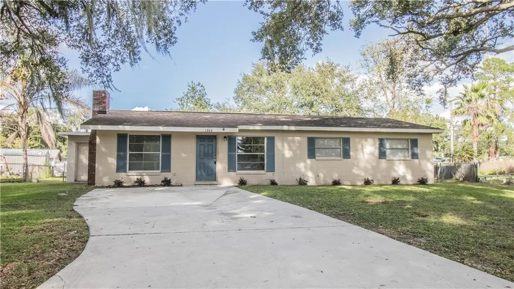 1523 Churchill Lane Lakeland FL 33801
