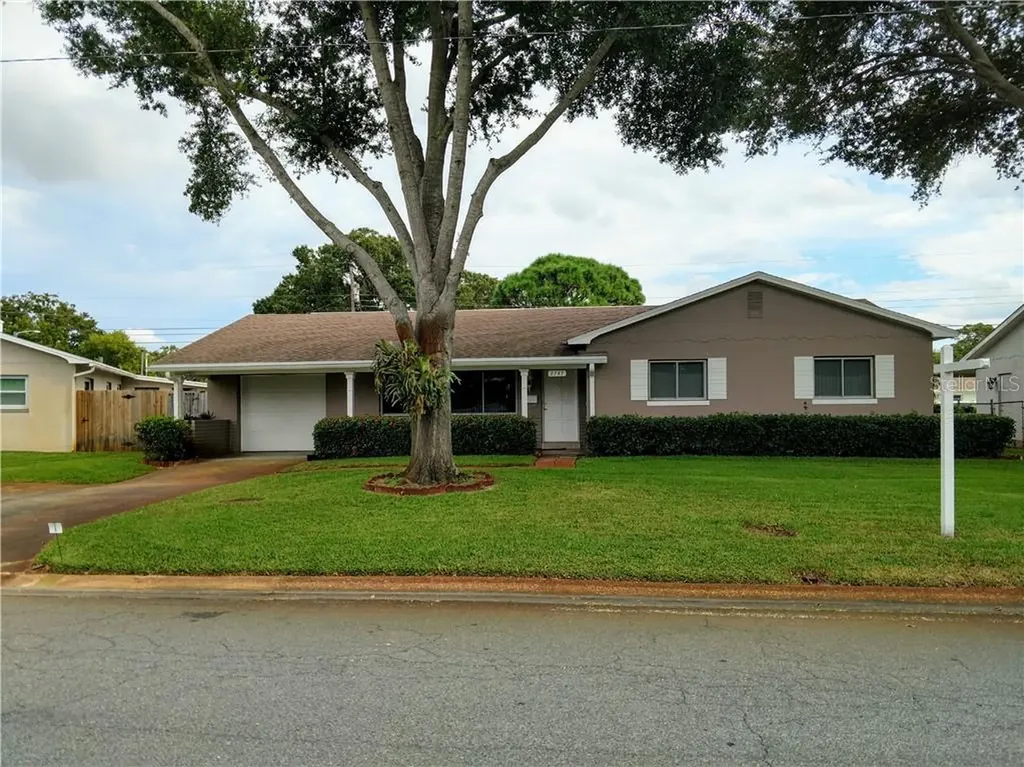 2747 62nd Street N St Petersburg FL 33710