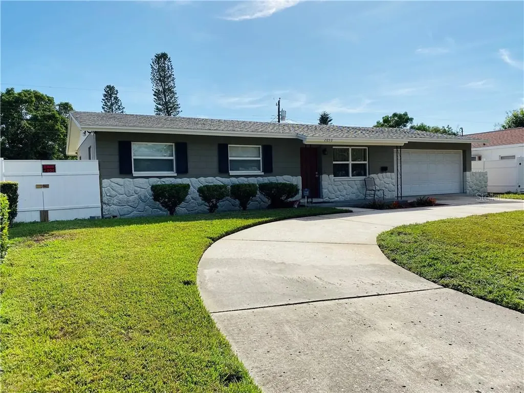 2050 63rd Avenue S St Petersburg FL 33712