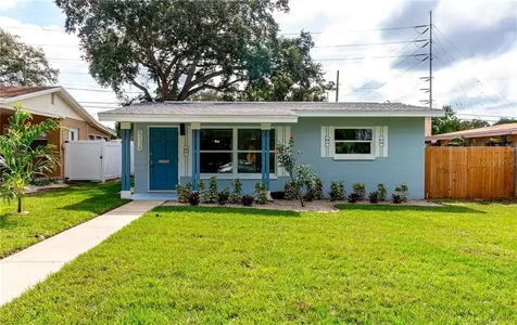 5136 13th Avenue N St Petersburg FL 33710