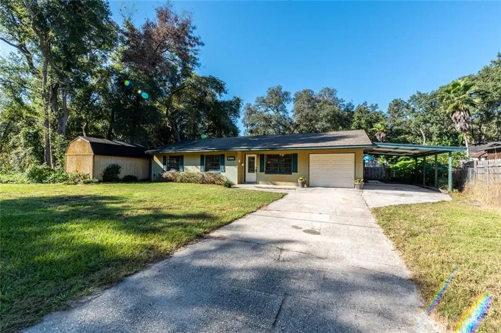 39815 Magnolia Street Lady Lake FL 32159