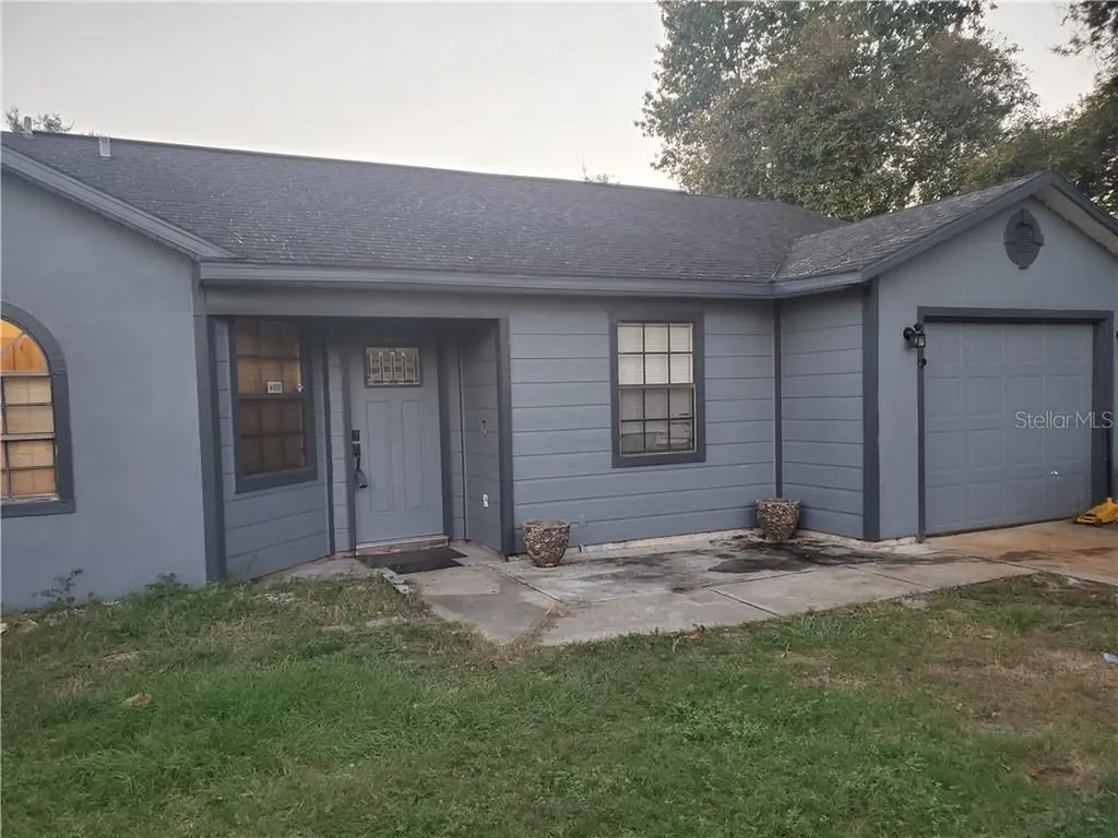 2201 Clearwater Drive Deltona FL 32738