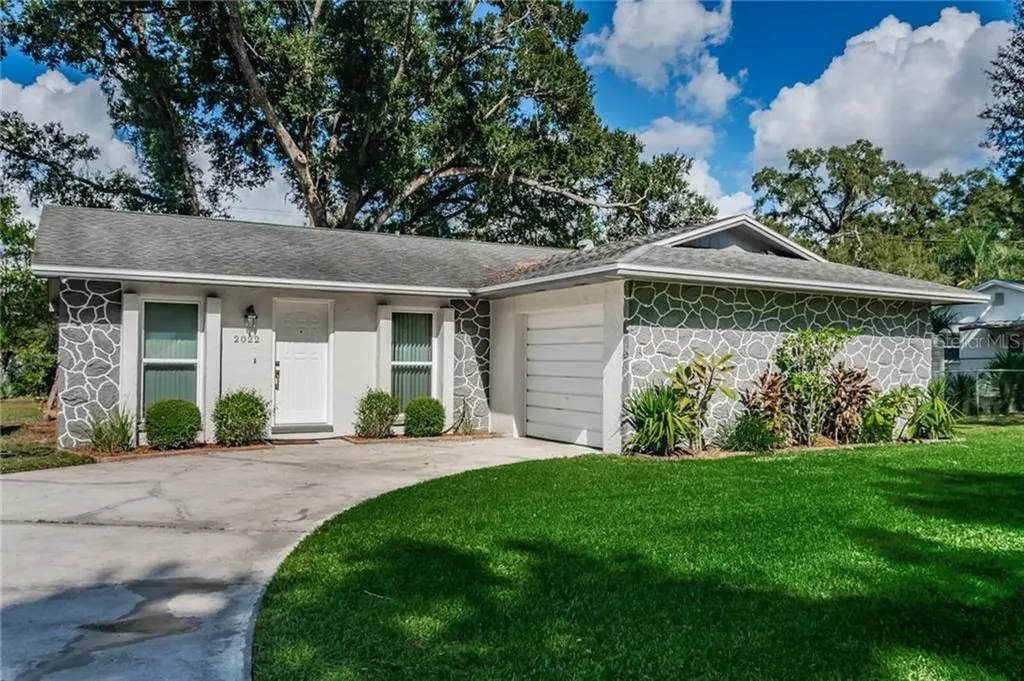 2022 Whispering Sands Court Dover FL 33527