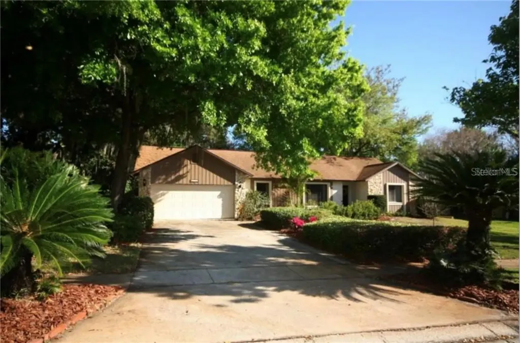 8601 Amber Oak Drive Orlando FL 32817