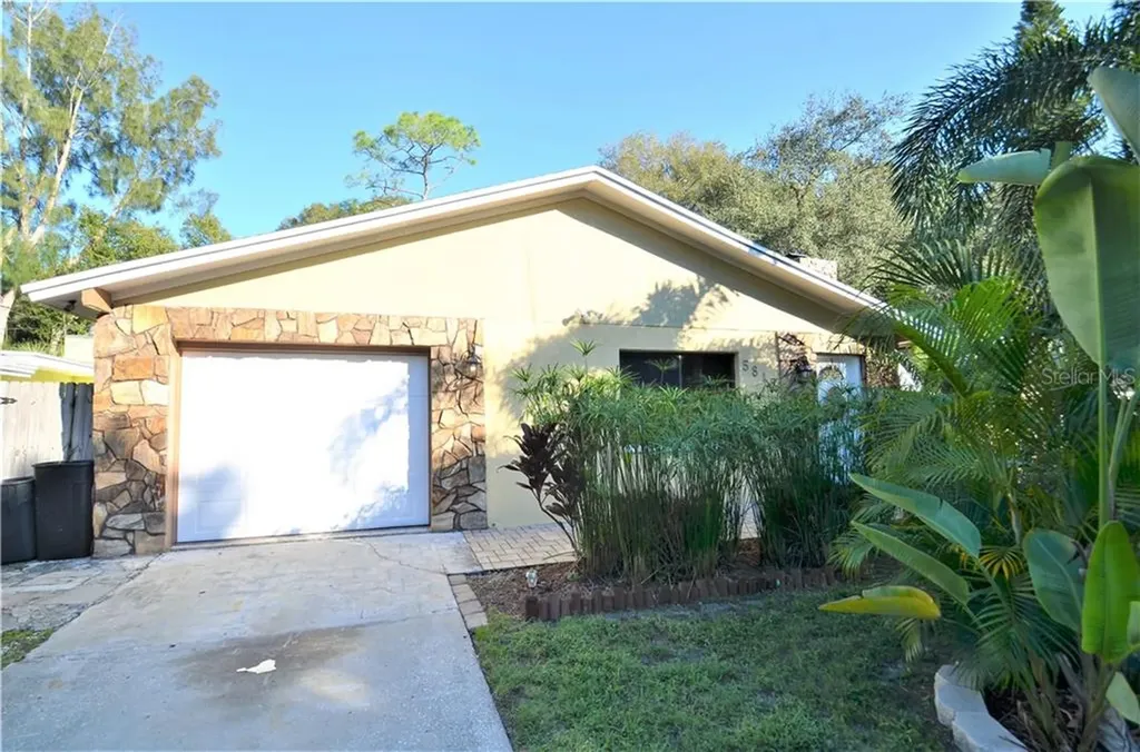 5815 60th Street N St Petersburg FL 33709