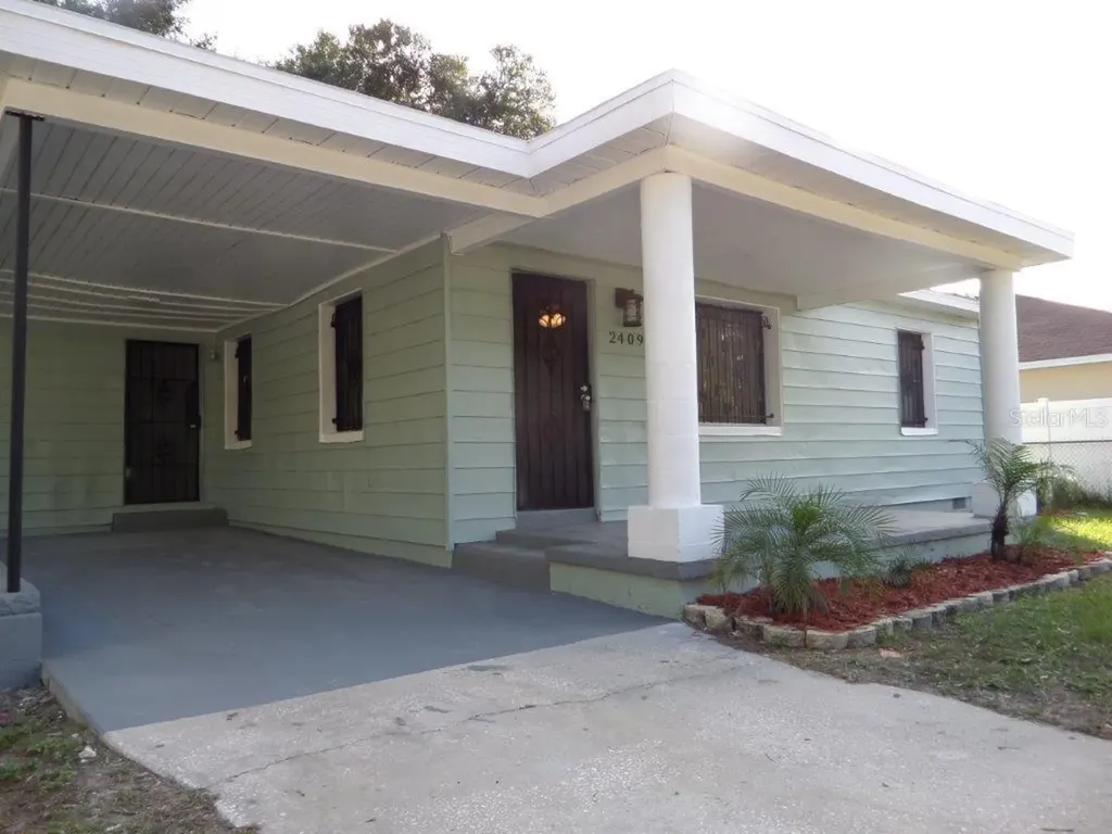 2409 E Ida Street Tampa FL 33610