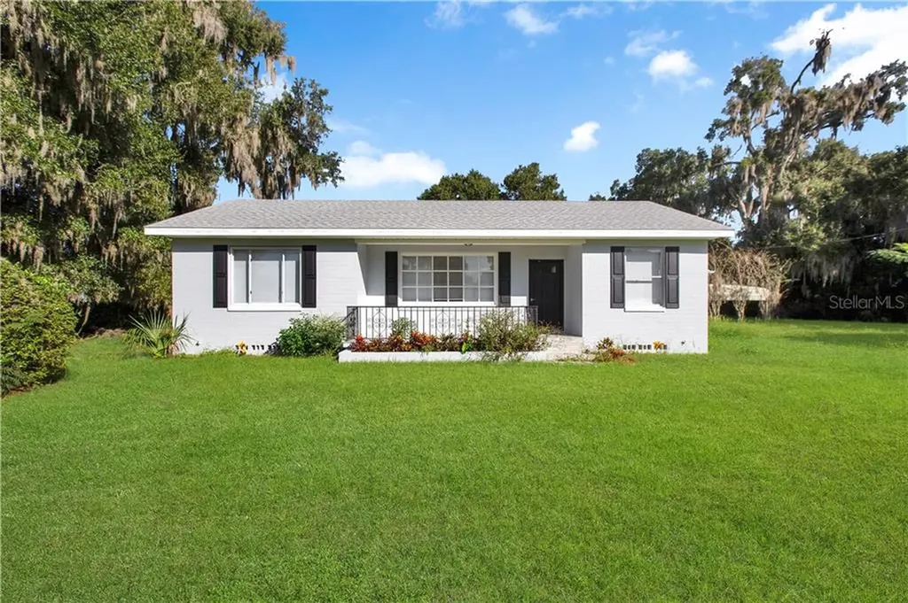 1319 W Plymouth Avenue Deland FL 32720