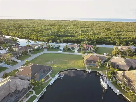 3927 Crooked Island Drive Punta Gorda FL 33950