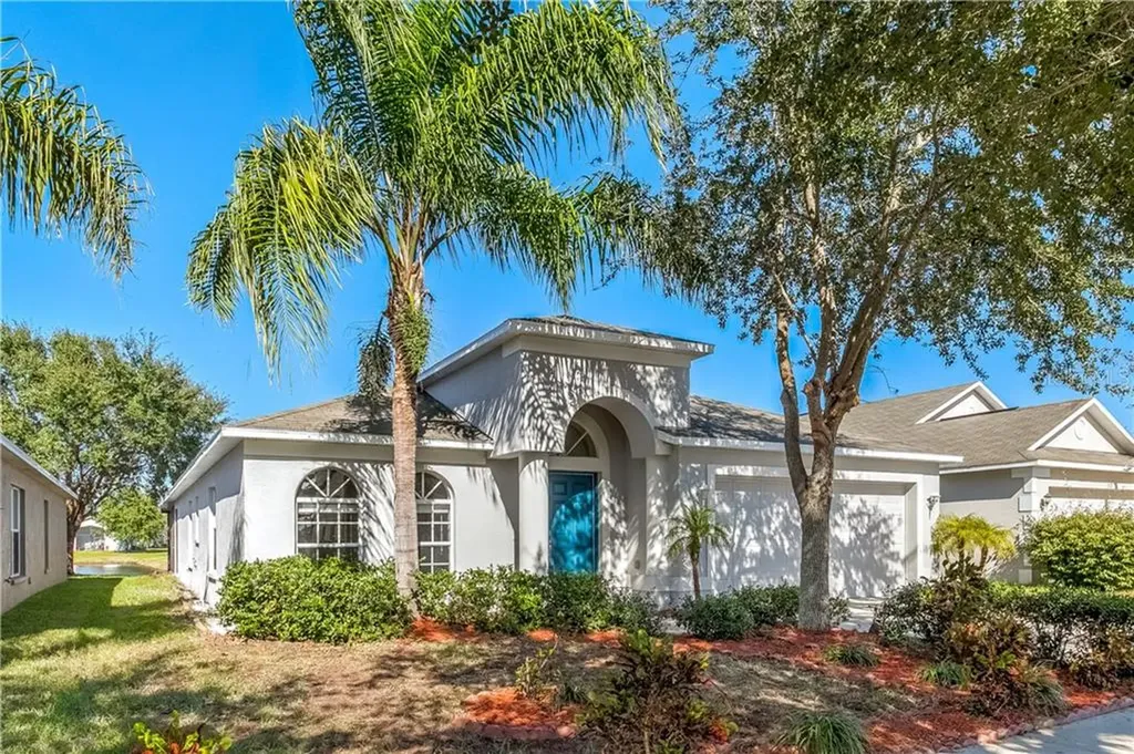210 Smokey Hill Avenue Ruskin FL 33570