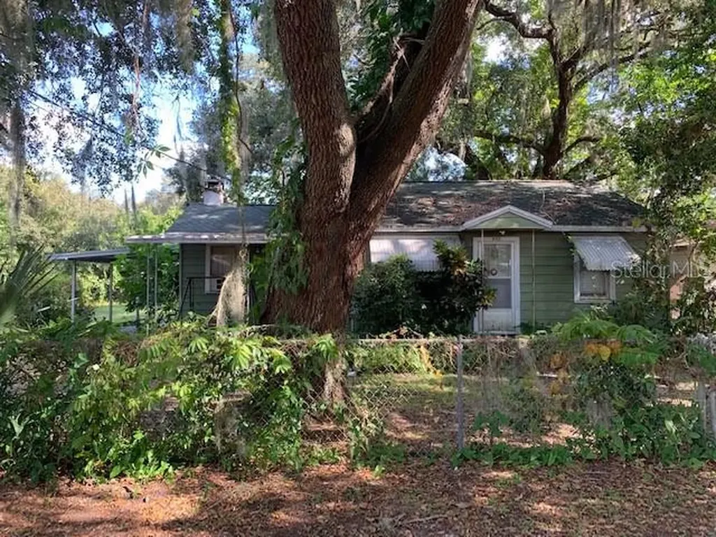 8713 N Greenwood Avenue Tampa FL 33617