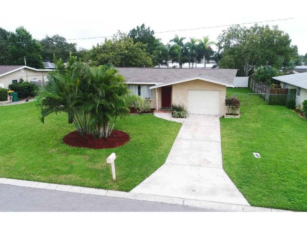 13772 Antigua Drive Seminole FL 33776