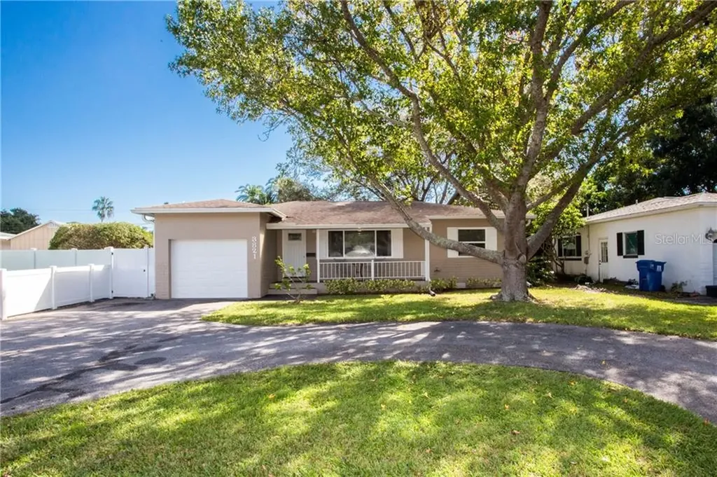 3821 Overlook Drive NE St Petersburg FL 33703