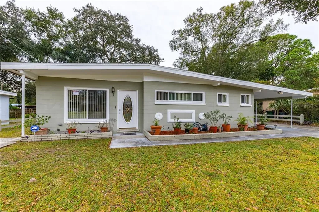 2306 W Clinton Street Tampa FL 33604
