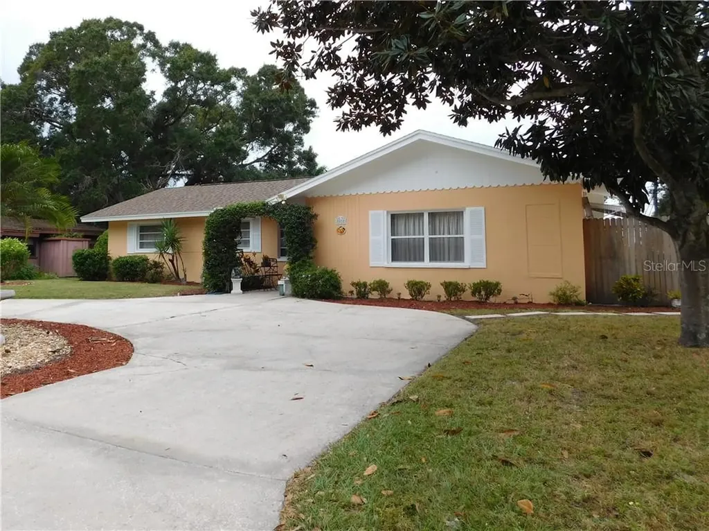 92 Arnoni Drive Dunedin FL 34698