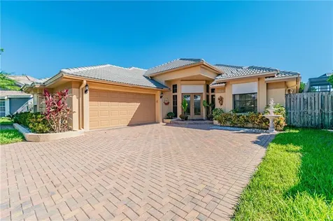1021 Live Oak Avenue NE St Petersburg FL 33703