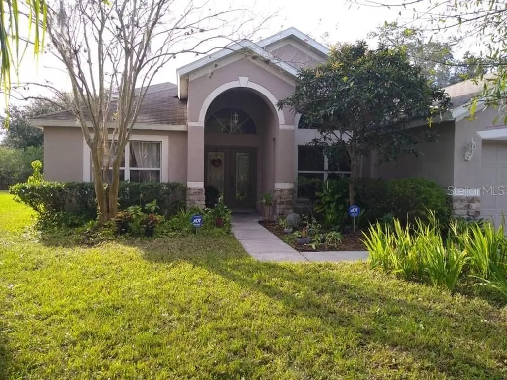 5845 Heronrise Crescent Drive Lithia FL 33547