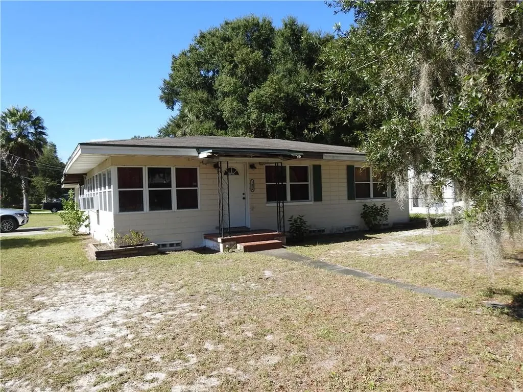 1434 N Garfield Avenue Deland FL 32724
