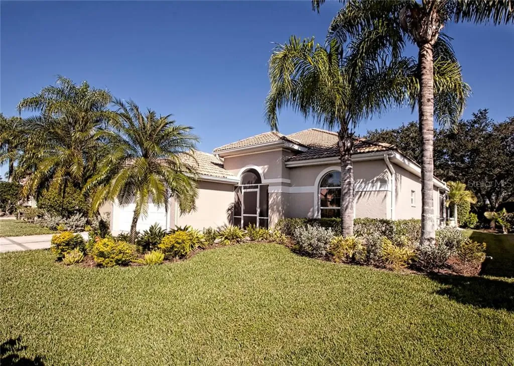 6853 Superior Street Circle Sarasota FL 34243