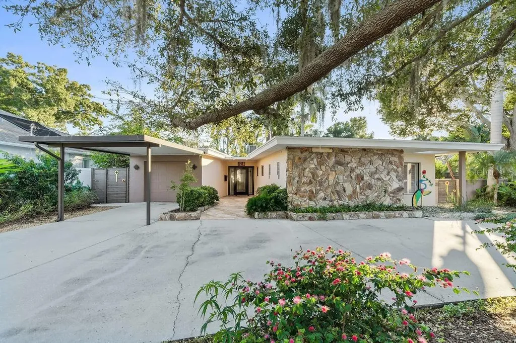 241 Rafael Boulevard NE St Petersburg FL 33704