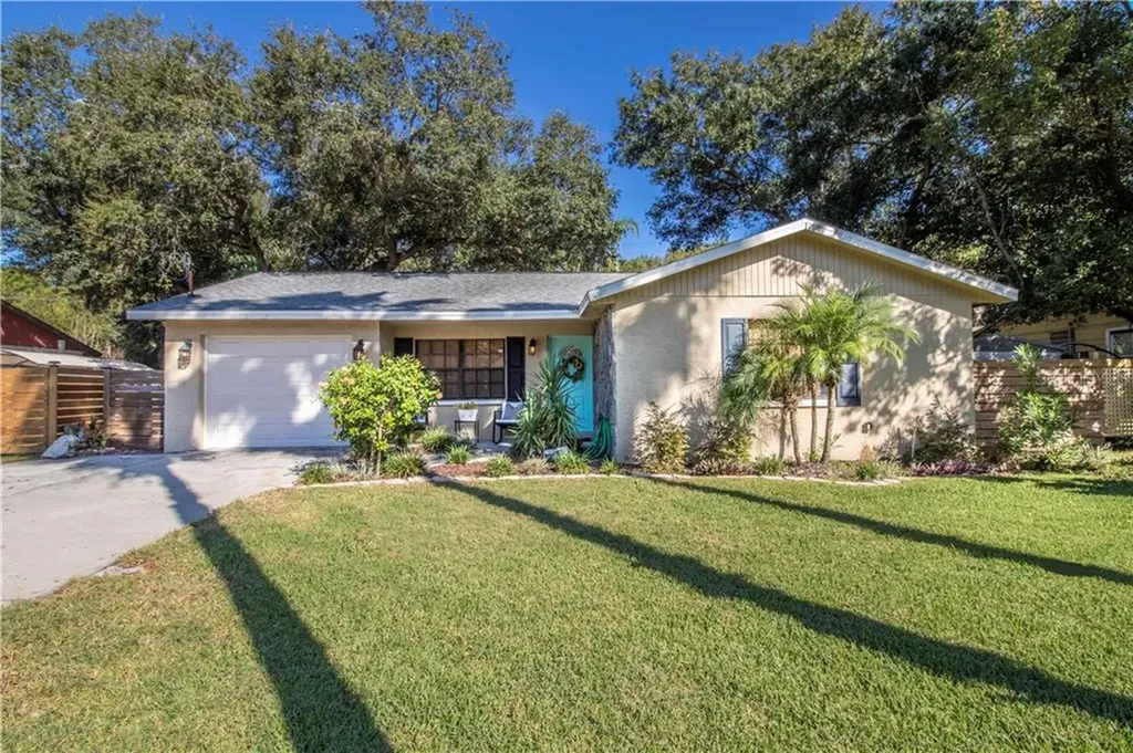 3303 W Napoleon Avenue Tampa FL 33611