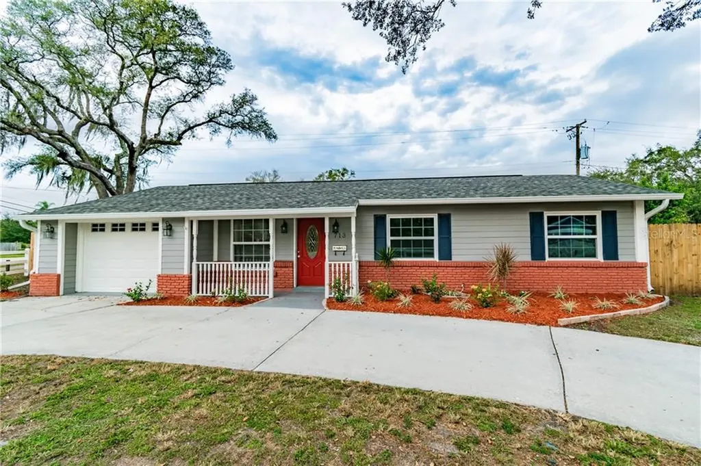 713 Lakewood Avenue Tampa FL 33613