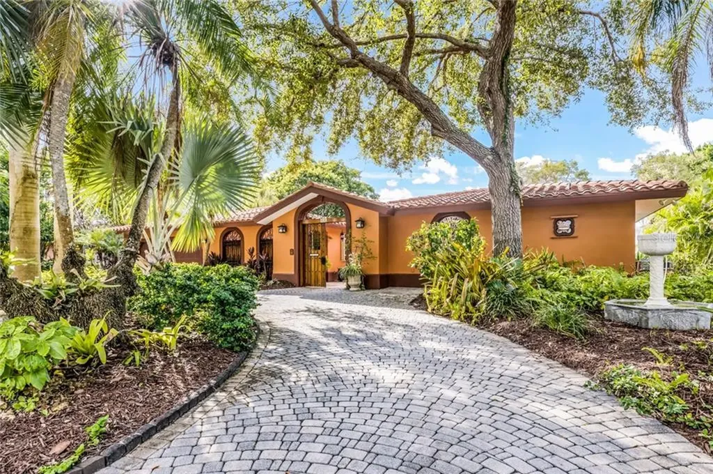 616 Mourning Dove Drive Sarasota FL 34236