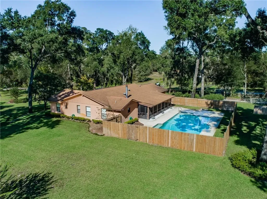 1208 N Thorpe Avenue Orange City FL 32763