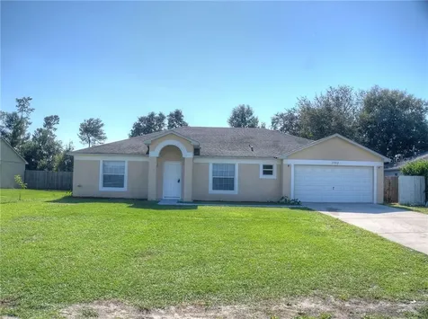 3702 Pamona Street Deltona FL 32738