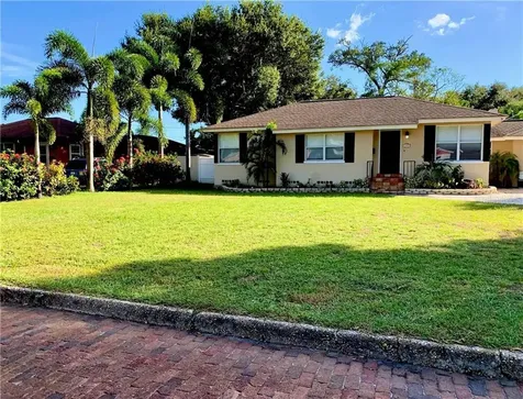 6958 8th Avenue N St Petersburg FL 33710