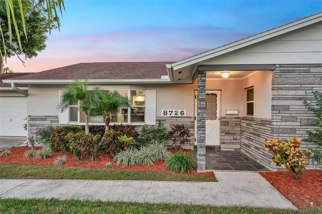 8726 Palisades Drive Tampa FL 33615