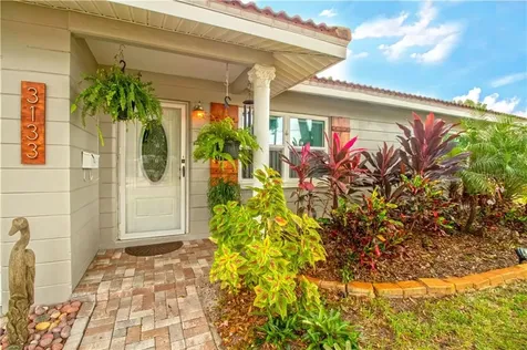 3133 58th Way N St Petersburg FL 33710