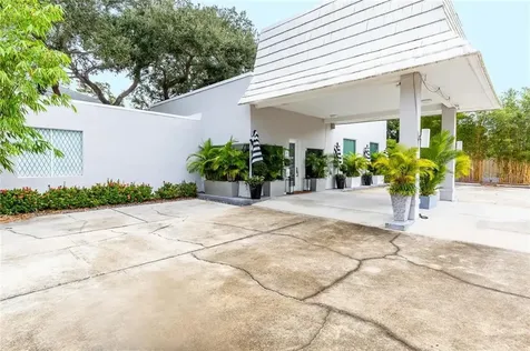4247 W Bay To Bay Boulevard Tampa FL 33629