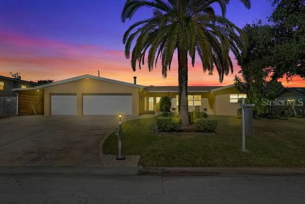 12585 79th Avenue Seminole FL 33776