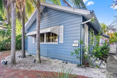 242 22nd Avenue N St Petersburg FL 33704