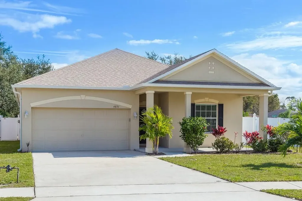 4831 Petal Pawpaw Lane Saint Cloud FL 34772