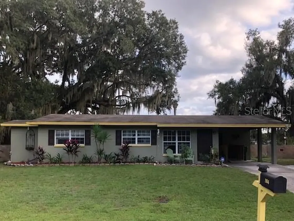 504 Scenic Street Leesburg FL 34748