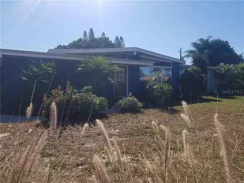 2402 Holyoke Avenue Bradenton FL 34207