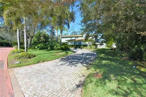 2195 Vivian Way S St Petersburg FL 33712