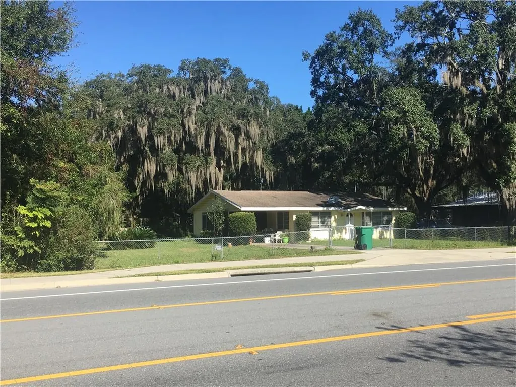 715 Cleveland Avenue Wildwood FL 34785