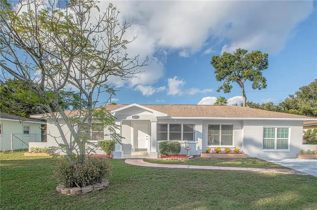 4043 27th Avenue N St Petersburg FL 33713