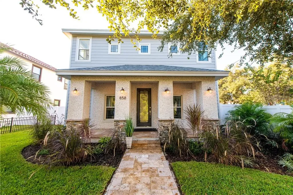 858 30th Avenue N St Petersburg FL 33704