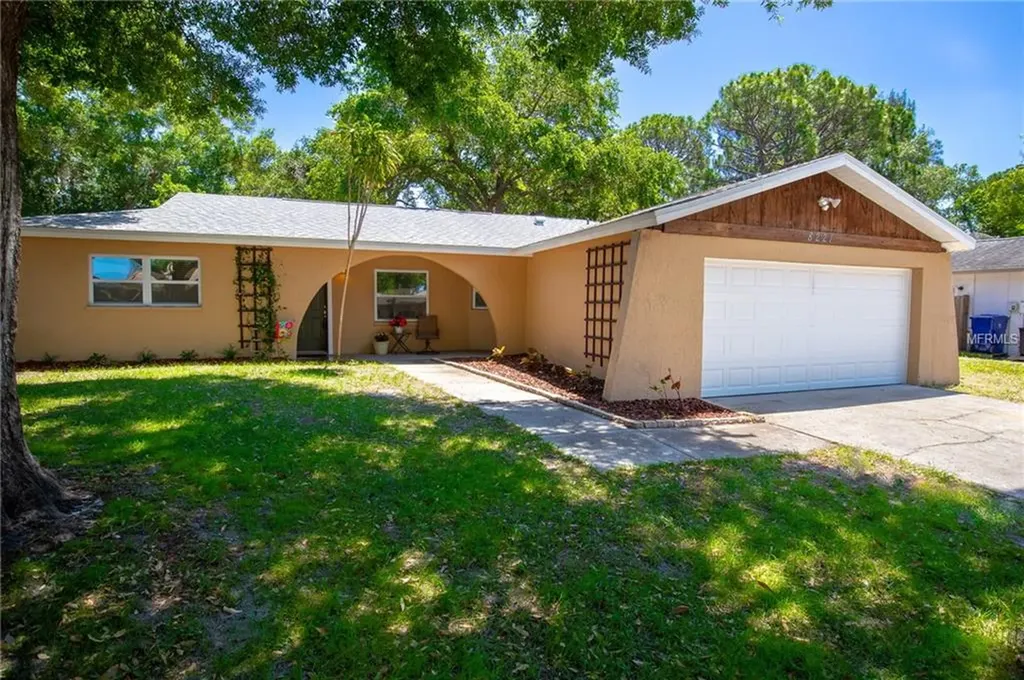 8221 Jennifer Lane Seminole FL 33777