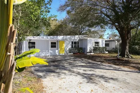 1059 58th Avenue N St Petersburg FL 33703