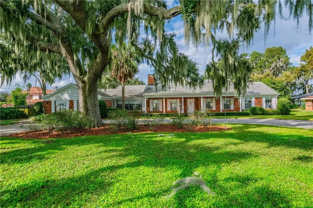 1920 N Lake Howard Drive Winter Haven FL 33881