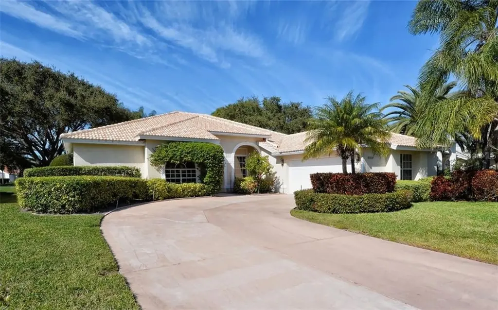 8926 Grey Oaks Avenue Sarasota FL 34238