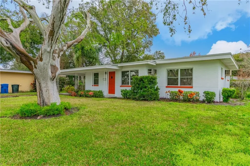 3205 56th Way N St Petersburg FL 33710