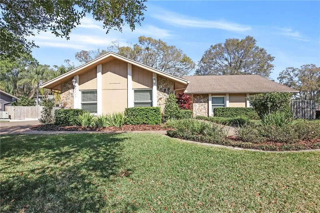 6702 Maybole Place Temple Terrace FL 33617