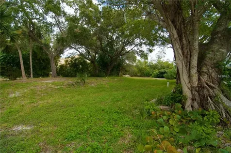 728 Tropical Circle Sarasota FL 34242